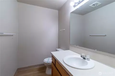 Bath - 256 SE Weir St, Camas, WA 98607 photo 3 of 4