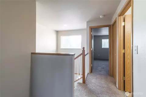 Entry Way - 256 SE Weir St, Camas, WA 98607 photo 7 of 7