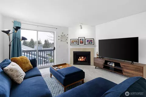 16817 Larch Way #B208, Lynnwood, WA 98037