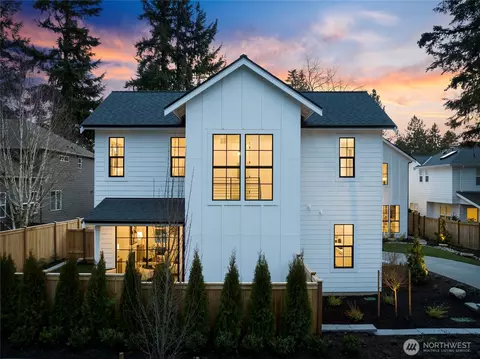 12817 NE 104th St, Kirkland, WA 98033
