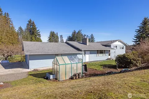 200 Lake Farm Rd, Port Angeles, WA 98362