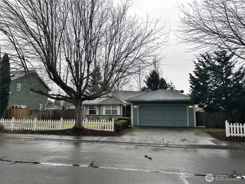 277 Chinook Ave, Enumclaw, WA 98022