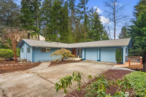 15922 SE 43rd St, Bellevue, WA 98006