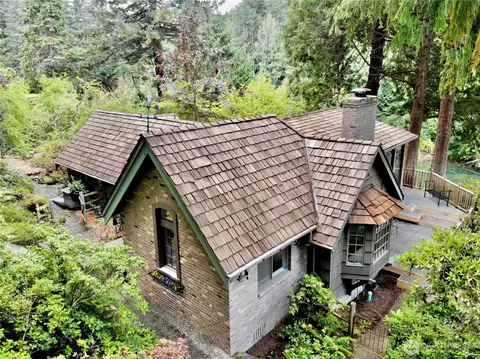 8900 NW Pioneer Rd, Seabeck, WA 98380