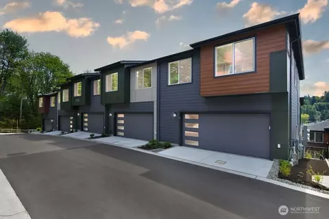 13217 NE 127th Ct #B, Kirkland, WA 98034