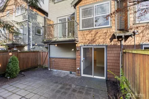 8355 11th Ave NW #B, Seattle, WA 98117