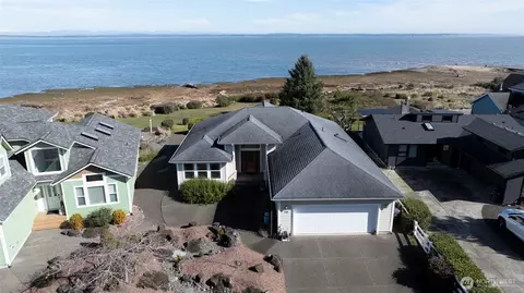718 N Bay Ave SE, Ocean Shores, WA 98569