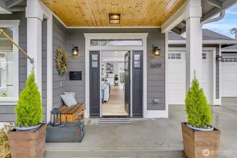 1609 5th St, Everett, WA 98201 photo 4