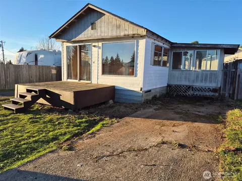 196 Jacobson Rd #57, Cathlamet, WA 98612