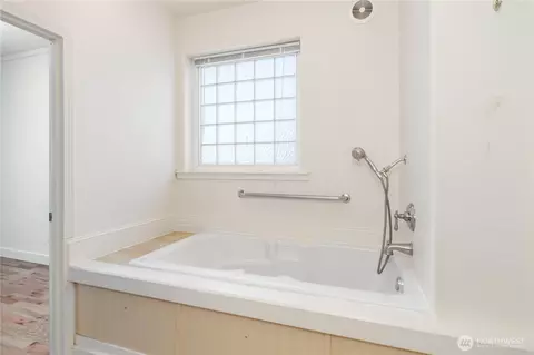 Bath - 2171 Atterberry Rd, Sequim, WA 98382 photo 3 of 4