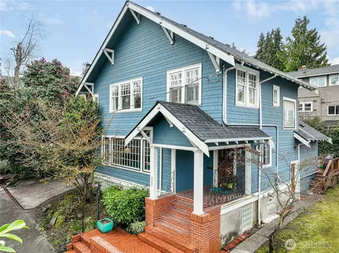 5223 21st Ave NE, Seattle, WA 98105