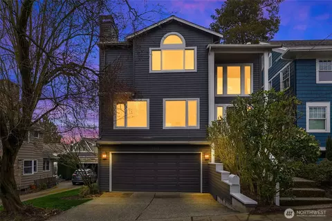 2210 12th Ave E, Seattle, WA 98102