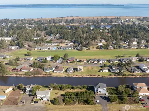 568 Point Brown Ave NE, Ocean Shores, WA 98569