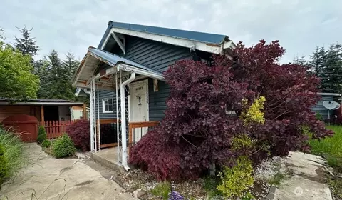 320 Queen Ave, Pe Ell, WA 98572