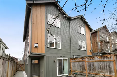 2828 SW Adams St #A, Seattle, WA 98126