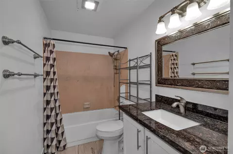 Bath - 1829 173rd St SE, Bothell, WA 98012 photo 1 of 1