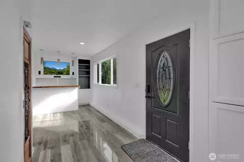 Entry Way - 1829 173rd St SE, Bothell, WA 98012 photo 1 of 2