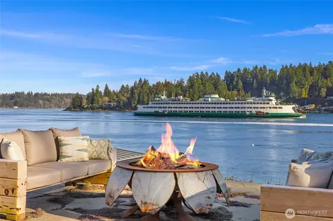 3142 Point White Dr NE, Bainbridge Island, WA 98110