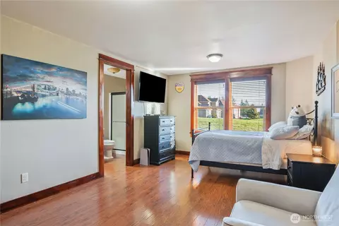Bedroom - 111 Breezeway Dr, Longview, WA 98632 photo 3 of 4
