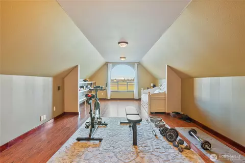 Bedroom - 111 Breezeway Dr, Longview, WA 98632 photo 4 of 4