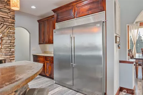 Kitchen - 111 Breezeway Dr, Longview, WA 98632 photo 1 of 4