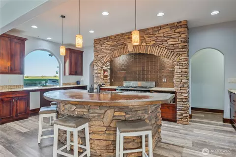 Kitchen - 111 Breezeway Dr, Longview, WA 98632 photo 2 of 4