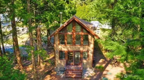 256 Windsor Dr, Point Roberts, WA 98281