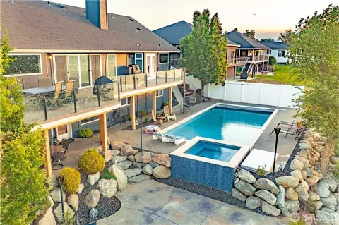 3181 W Lakeside Dr, Moses Lake, WA 98837