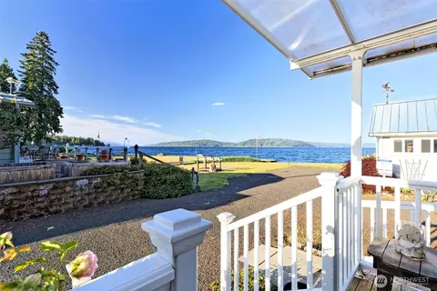 21110 N Hwy 101 #4, Hoodsport, WA 98548