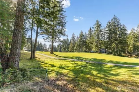 431 E Michelle Dr, Union, WA 98592