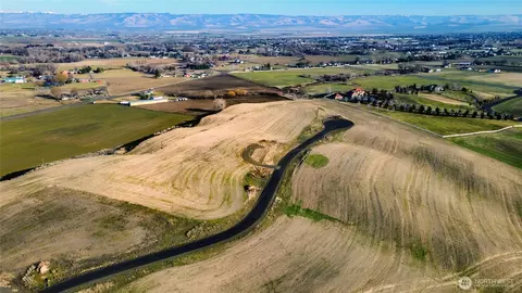 7 Ledgestone Dr, Walla Walla, WA 99362 photo 2