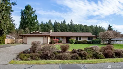 3932 Foxhall Dr NE, Olympia, WA 98516
