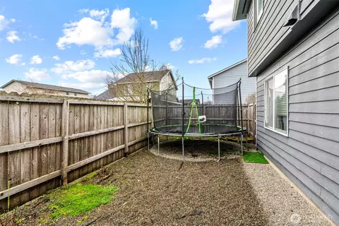Exterior - 4345 Pine St, Longview, WA 98632 photo 4 of 5