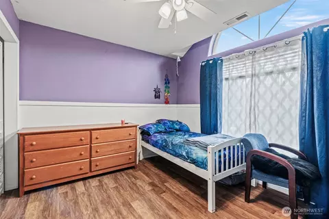 Bedroom - 4345 Pine St, Longview, WA 98632 photo 2 of 4