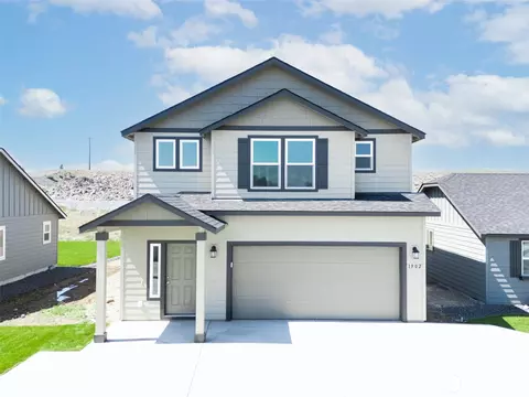 1902 Hickory Rd, Moses Lake, WA 98837