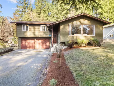378 NW Brookwood Ln, Bremerton, WA 98311