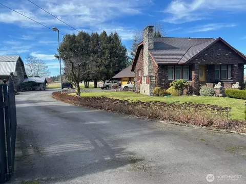46703 276th Ave SE, Enumclaw, WA 98022