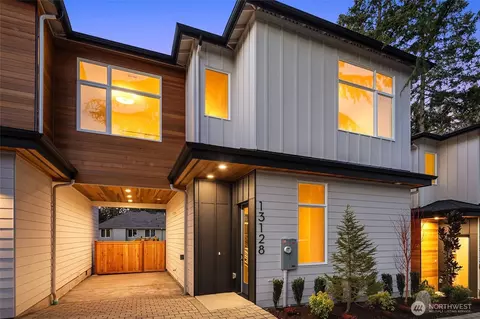13128 NE 95th St, Kirkland, WA 98033
