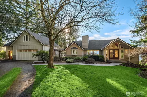 6790 Sills Rd, Clinton, WA 98236