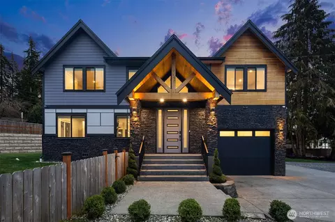 15613 Meadow Rd, Lynnwood, WA 98087