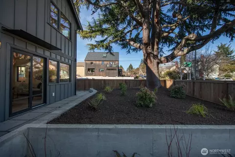 2607 NW 67th St, Seattle, WA 98117