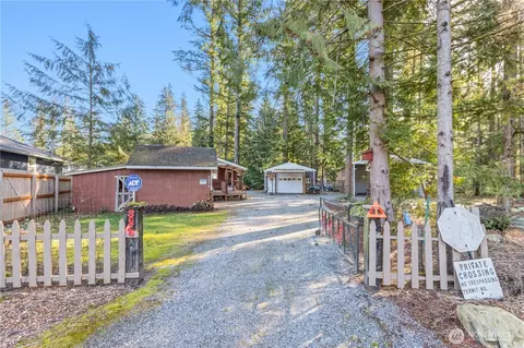 8676 Bell Ct, Maple Falls, WA 98266