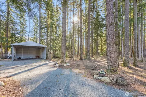 8668 Bell Ct, Maple Falls, WA 98266