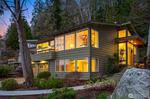 4612 Crystal Springs Dr NE, Bainbridge Island, WA 98110