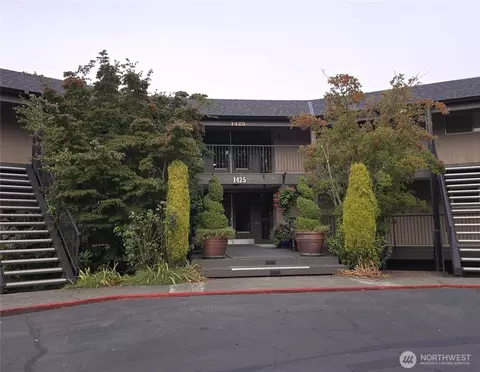 1425 S Puget Dr #211, Renton, WA 98055