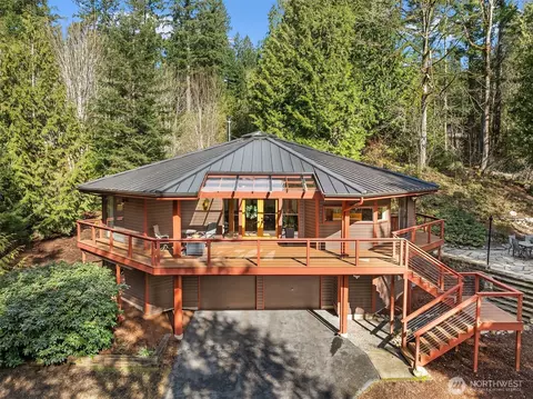 25022 SE Mirrormont Dr, Issaquah, WA 98027