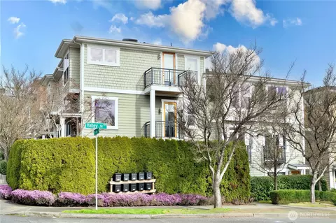 302 Valley St #A, Seattle, WA 98109