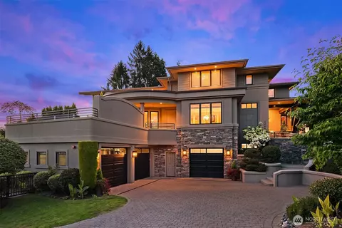 1044 89th Ave NE, Bellevue, WA 98004
