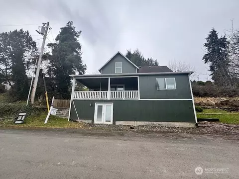 253 SW 3rd St, Clatskanie, OR 97016