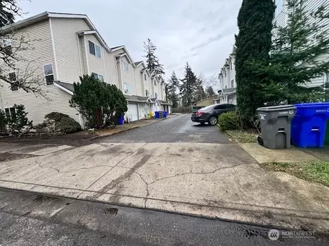 2333 SE Lee Ln, Portland, OR 97233